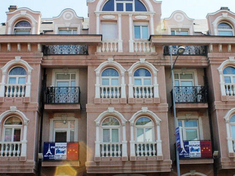 فيلا إيل دو فرانس نوفي ساد المظهر الخارجي الصورة